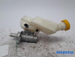 Używane Glówny cylinder hamulcowy Citroen C3 (SC) 1.2 VTi 82 12V Cena € 75,00 Procedura marży oferowane przez Maresia Parts