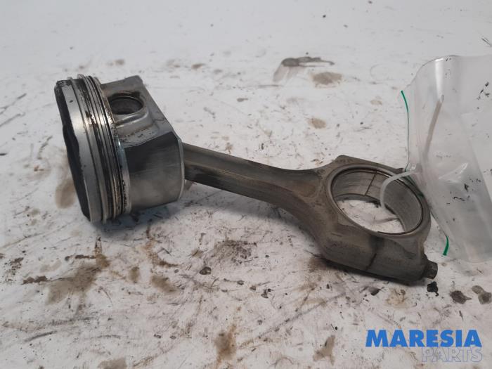 Usados Biela Peugeot 308 (4A/C) 1.6 16V THP 150 Precio € 50,00 Norma de margen ofrecido por Maresia Parts