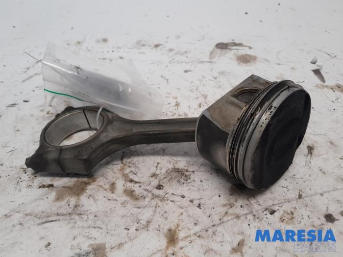 Usados Biela Peugeot 308 (4A/C) 1.6 16V THP 150 Precio € 50,00 Norma de margen ofrecido por Maresia Parts