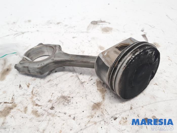 Usados Biela Peugeot 308 (4A/C) 1.6 16V THP 150 Precio € 50,00 Norma de margen ofrecido por Maresia Parts