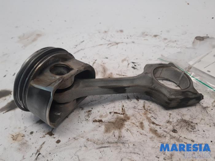 Usados Biela Peugeot 308 (4A/C) 1.6 16V THP 150 Precio € 50,00 Norma de margen ofrecido por Maresia Parts
