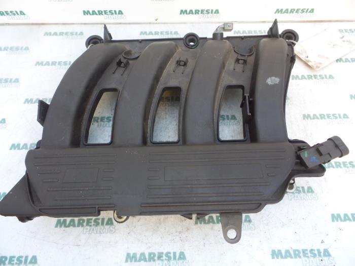 Begagnade Insugsrör Renault Espace (JK) 2.0 16V Pris € 40,00 Marginaltabell erbjuds av Maresia Parts