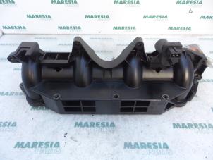 Used Intake manifold Renault Espace (JK) 2.2 dCi 16V Price € 30,00 Margin scheme offered by Maresia Parts