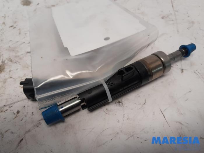 Injektor (Benzineinspritzung) van een Peugeot 308 (L3/L8/LB/LH/LP) 1.2 12V e-THP PureTech 110 2015