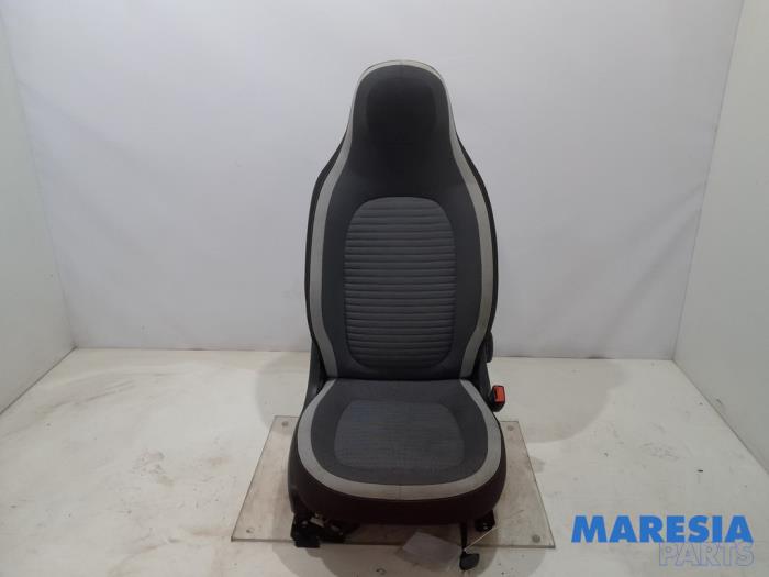 Begagnade Säte, höger Renault Twingo III (AH) 1.0 SCe 70 12V Pris € 89,99 Marginaltabell erbjuds av Maresia Parts
