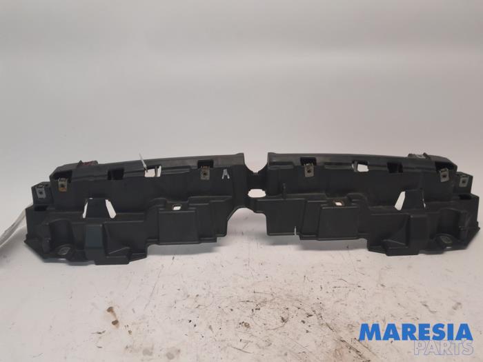 Begagnade Front Fiat Punto Evo (199) 1.3 JTD Multijet 85 16V Euro 5 Pris € 25,00 Marginaltabell erbjuds av Maresia Parts