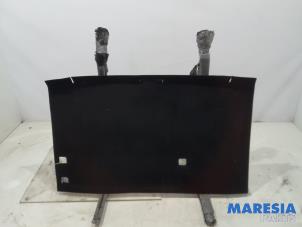 Used Boot mat Renault Zoé (AG) R90 Price € 49,99 Margin scheme offered by Maresia Parts