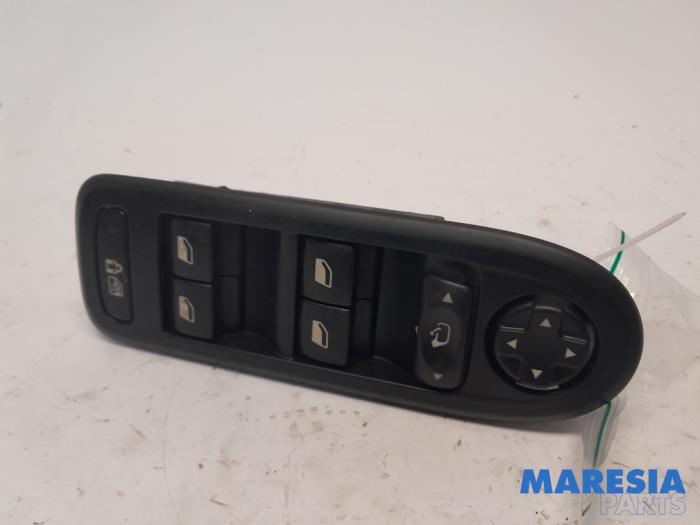 Usados Interruptor combinado de ventanillas Peugeot 508 SW (8E/8U) 1.6 THP 16V Precio € 50,00 Norma de margen ofrecido por Maresia Parts