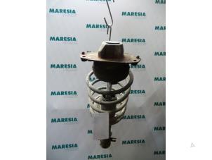 Used Front shock absorber rod, right Alfa Romeo 155 (167) 2.0 Twin Spark 16V Price € 30,00 Margin scheme offered by Maresia Parts