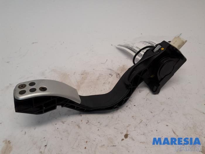 Throttle pedal position sensors with part number 1601R2 stock