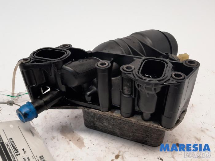 Oil filter housing from a Nissan NV 300 1.6 dCi 125 2019