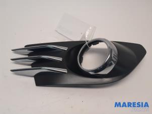 Used Fog light cover plate, right Peugeot 5008 I (0A/0E) 1.6 THP 16V Price € 25,00 Margin scheme offered by Maresia Parts