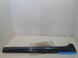 Used Door sill left Renault Zoé (AG) R90 Price € 104,00 Margin scheme offered by Maresia Parts