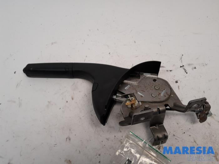 Używane Dzwignia hamulca postojowego Renault Twingo III (AH) 1.0 SCe 70 12V Cena € 45,00 Procedura marży oferowane przez Maresia Parts