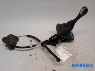Used Gear stick Renault Grand Scénic III (JZ) 2.0 16V CVT Price € 105,00 Margin scheme offered by Maresia Parts