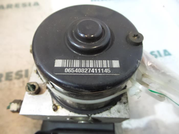 ABS pump Renault Espace 2.2 dCi 16V 7701208531 G9T743