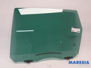 Usados Ventanilla de puerta de 4 puertas izquierda detrás Renault Scénic III (JZ) 1.4 16V TCe 130 Precio € 40,00 Norma de margen ofrecido por Maresia Parts