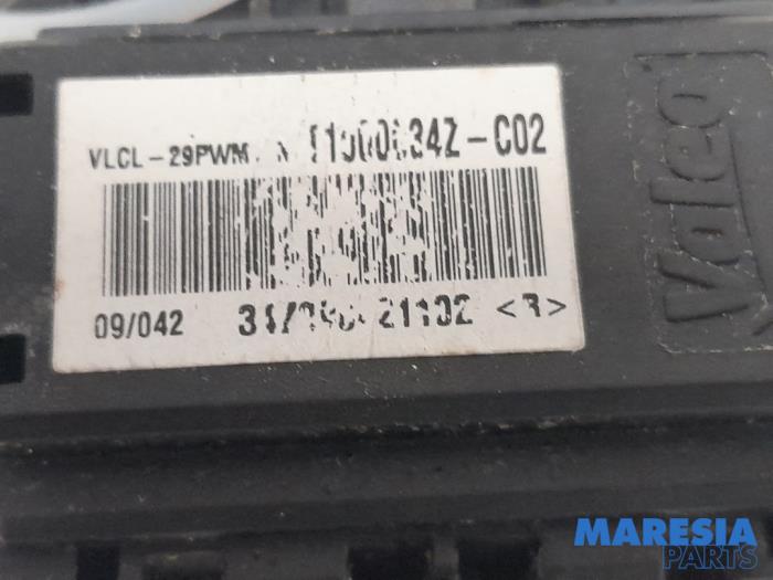 Heater resistor from a Renault Scénic III (JZ) 1.4 16V TCe 130 2009