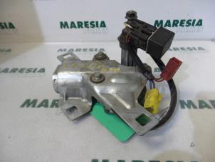 Używane Silnik wycieraczki tylnej Peugeot 106 Cena € 25,00 Procedura marży oferowane przez Maresia Parts