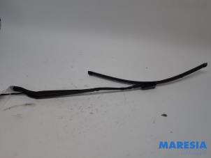 Begagnade Främre torkararm Peugeot Partner (EF/EU) 1.5 BlueHDi 100 Pris € 24,20 Inklusive moms erbjuds av Maresia Parts