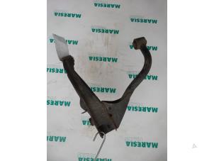 Used Rear wishbone, left Peugeot 607 (9D/U) 2.2 HDi 16V FAP Price € 45,00 Margin scheme offered by Maresia Parts