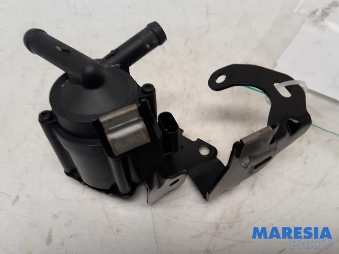 Begagnade Extra vattenpump Peugeot 3008 I (0U/HU) 1.6 16V THP 155 Pris € 60,00 Marginaltabell erbjuds av Maresia Parts