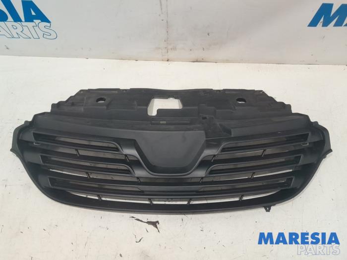 Begagnade Grill Renault Trafic (1FL/2FL/3FL/4FL) 1.6 dCi 95 Pris € 60,50 Inklusive moms erbjuds av Maresia Parts