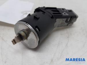 Used Ignition lock + key Peugeot 308 SW (L4/L9/LC/LJ/LR) 1.2 12V e-THP PureTech 110 Price € 36,29 Margin scheme offered by Maresia Parts