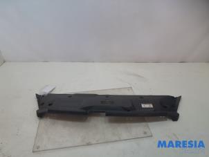 Begagnade Front Peugeot 508 SW (8E/8U) 1.6 THP 16V Pris € 34,99 Marginaltabell erbjuds av Maresia Parts