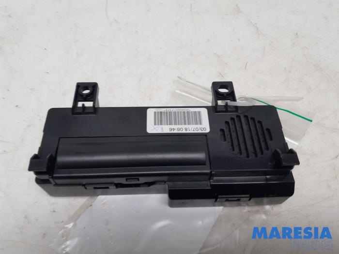 Begagnade Telefonmodul Citroen Grand C4 Spacetourer (3A) 1.2 12V PureTech 130 Pris € 65,00 Marginaltabell erbjuds av Maresia Parts