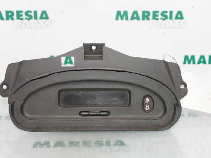 Begagnade Innerdisplay Renault Scénic I (JA) 1.9 dCi Pris € 15,00 Marginaltabell erbjuds av Maresia Parts