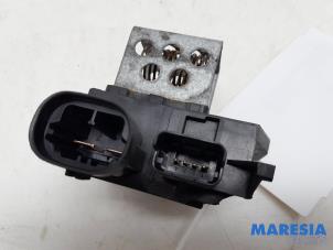 Used Cooling fan resistor Peugeot 308 SW (L4/L9/LC/LJ/LR) 1.2 12V e-THP PureTech 110 Price € 20,00 Margin scheme offered by Maresia Parts