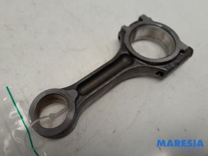 Used Connecting rod Renault Trafic (1FL/2FL/3FL/4FL) 1.6 dCi 95 Price € 59,29 Inclusive VAT offered by Maresia Parts