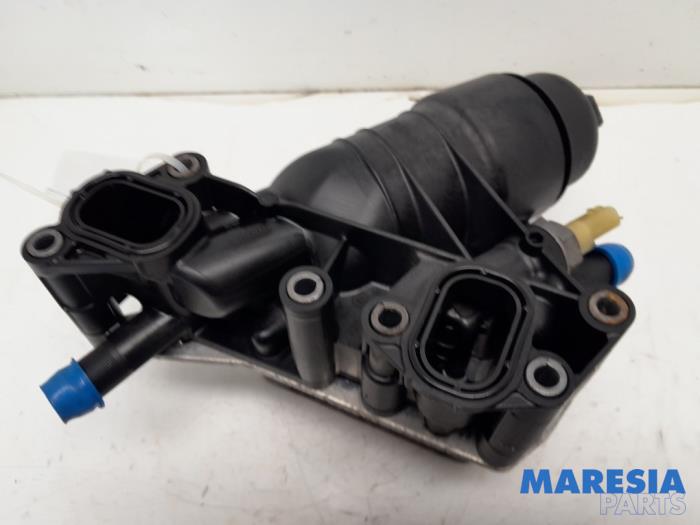 Gebrauchte Ölfiltergehäuse Renault Trafic (1FL/2FL/3FL/4FL) 1.6 dCi 95 Preis € 60,44 Mit Mehrwertsteuer angeboten von Maresia Parts