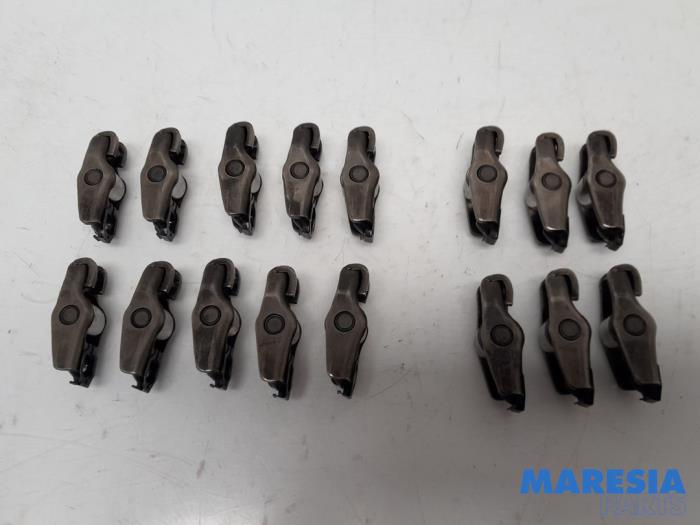 Gebrauchte Kipphebel Renault Trafic (1FL/2FL/3FL/4FL) 1.6 dCi 90 Preis € 48,40 Mit Mehrwertsteuer angeboten von Maresia Parts