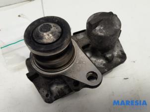 Used EGR valve Renault Trafic (1FL/2FL/3FL/4FL) 1.6 dCi 90 Price € 60,49 Inclusive VAT offered by Maresia Parts