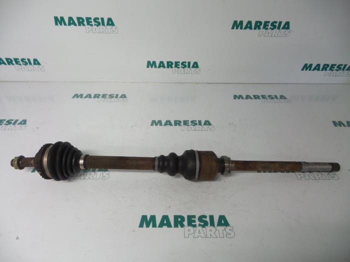 Gebrauchte Antriebswelle rechts vorne Peugeot 406 Break (8E/F) 1.9 dT Preis € 40,00 Margenregelung angeboten von Maresia Parts