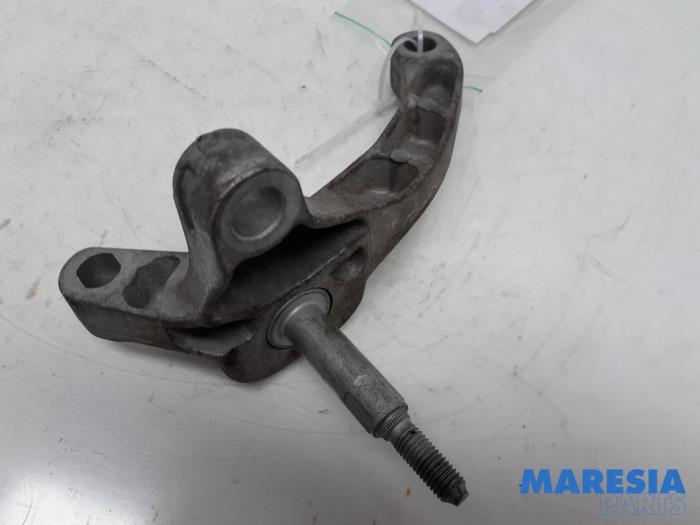 Gearbox mount from a Renault Clio IV (5R) 1.2 TCE 16V GT EDC 2014