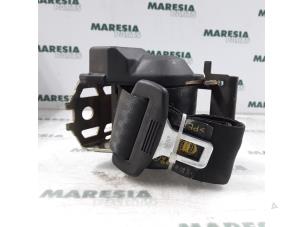 Usagé Ceinture arrière droit Lancia Kappa 2.0 20V LE,LS Prix € 75,00 Règlement à la marge proposé par Maresia Parts