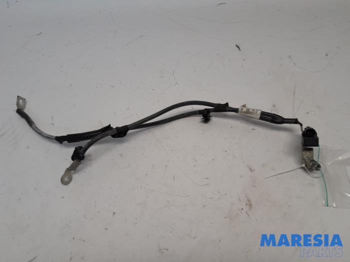 Begagnade Batterisensor Opel Vivaro 1.5 CDTI 102 Pris € 42,35 Inklusive moms erbjuds av Maresia Parts