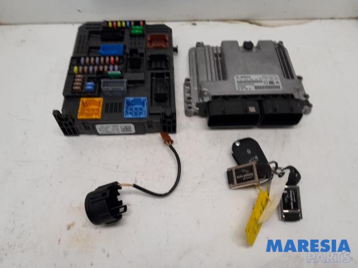 Used Engine management computer Opel Vivaro 1.5 CDTI 102 Price € 484,00 Inclusive VAT offered by Maresia Parts