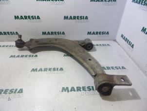 Used Front lower wishbone, left Peugeot 306 (7A/C/S) 1.4 Price € 20,00 Margin scheme offered by Maresia Parts