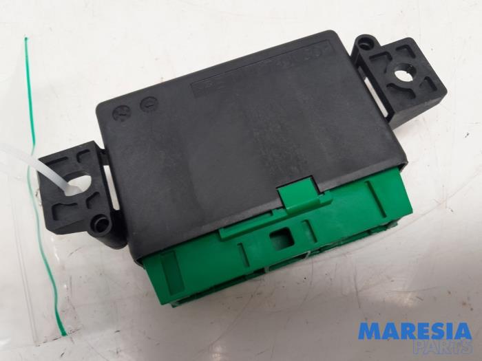 Begagnade PDC-modul Opel Vivaro 1.5 CDTI 102 Pris € 42,34 Inklusive moms erbjuds av Maresia Parts