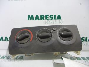 Used Heater control panel Renault Clio II (BB/CB) 1.2 16V Price € 20,00 Margin scheme offered by Maresia Parts