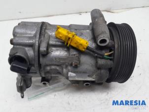 Używane Pompa klimatyzacji Peugeot 307 CC (3B) 2.0 16V Cena € 105,00 Procedura marży oferowane przez Maresia Parts