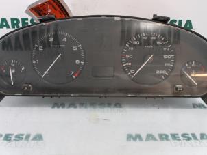 Gebrauchte Instrumentenbrett Peugeot 406 (8B) 2.0 16V ST,SV Preis € 35,00 Margenregelung angeboten von Maresia Parts