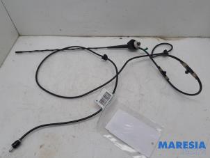 Usagé Antenne Fiat Fiorino (225) 1.3 JTD 16V Multijet Prix € 24,20 Prix TTC proposé par Maresia Parts