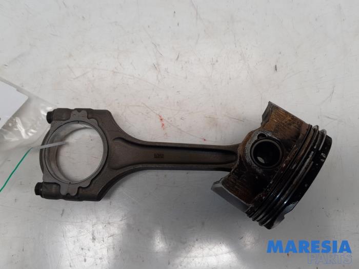 Usagé Bielle Alfa Romeo Giulia (952) 2.0 T 16V Veloce Prix € 105,00 Règlement à la marge proposé par Maresia Parts
