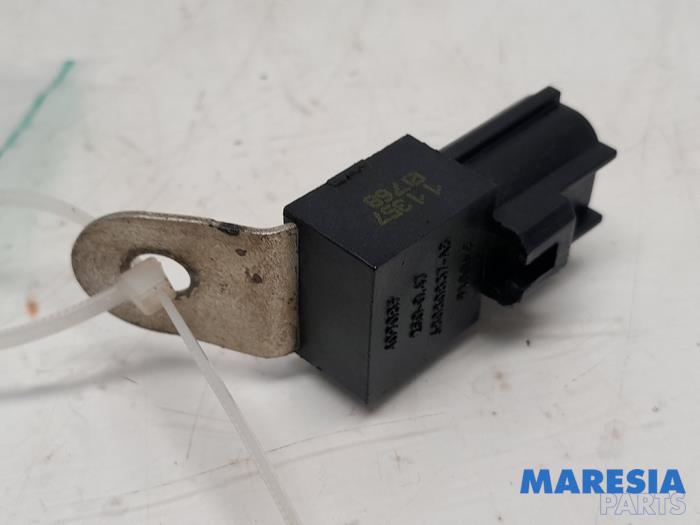 Begagnade Sensor (övriga) Alfa Romeo Giulia (952) 2.0 T 16V Veloce Pris € 10,00 Marginaltabell erbjuds av Maresia Parts