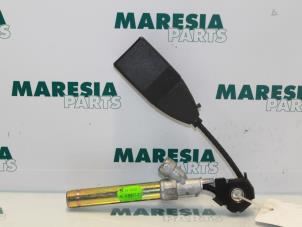 Used Seatbelt tensioner, right Renault Clio II (BB/CB) 1.6 Price € 25,00 Margin scheme offered by Maresia Parts